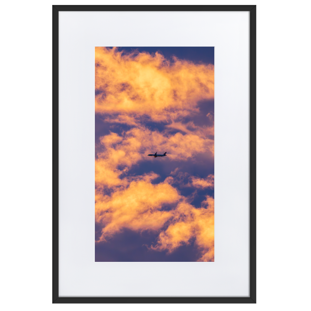Flug ins Abendrot mit Swiss Flugzeug, Fine Art Print Fotoprint, hochwertiger Print für Flug-Liebhaber.